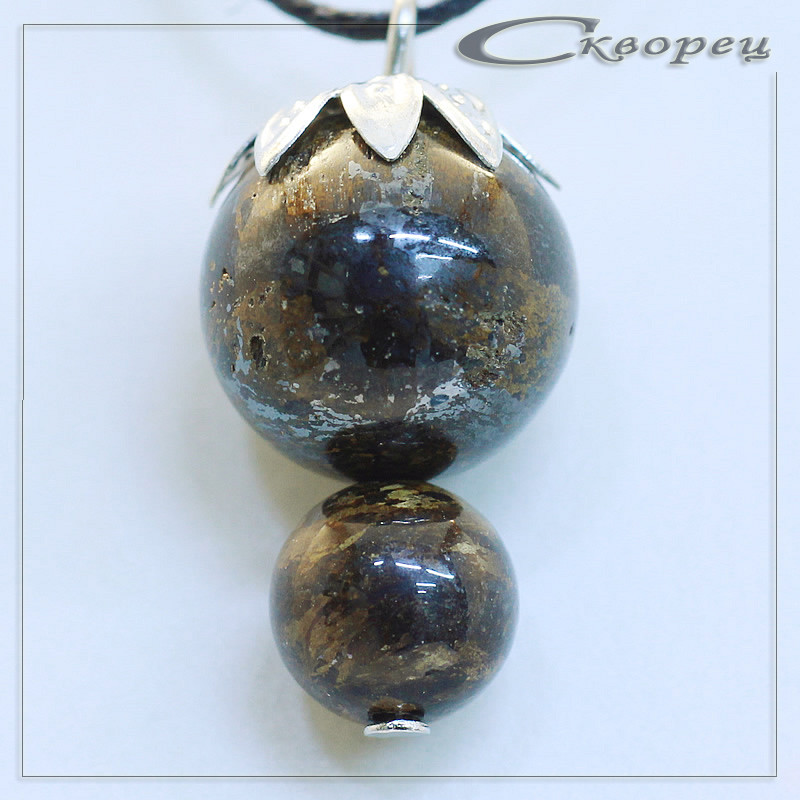 421051 - Подвеска ягодка из бронзонита