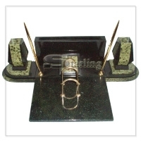 Письменные и настольные